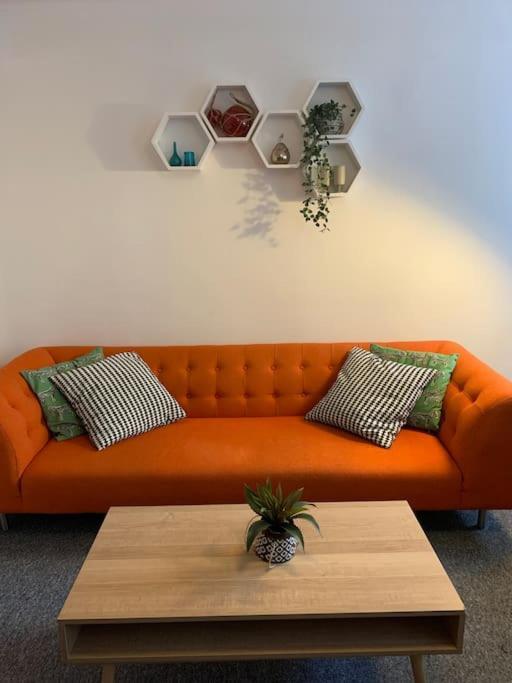 Gorgeous Seaside Getaway. Apartment Hastings Bagian luar foto